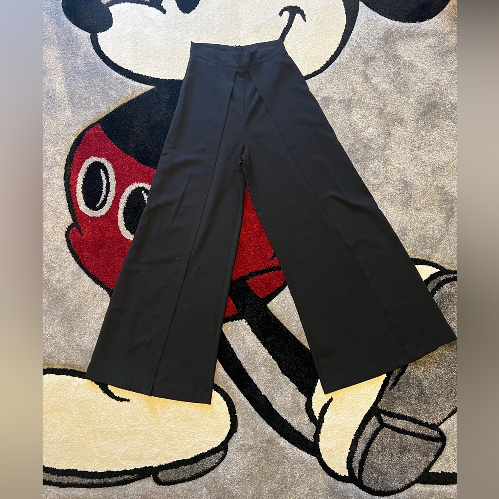 High-Rise Wide-Leg Pants in Black